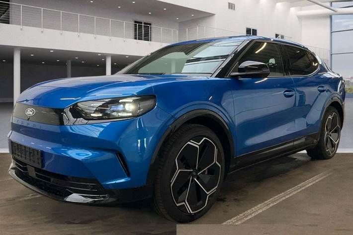 Blå Ford Capri fra 2025