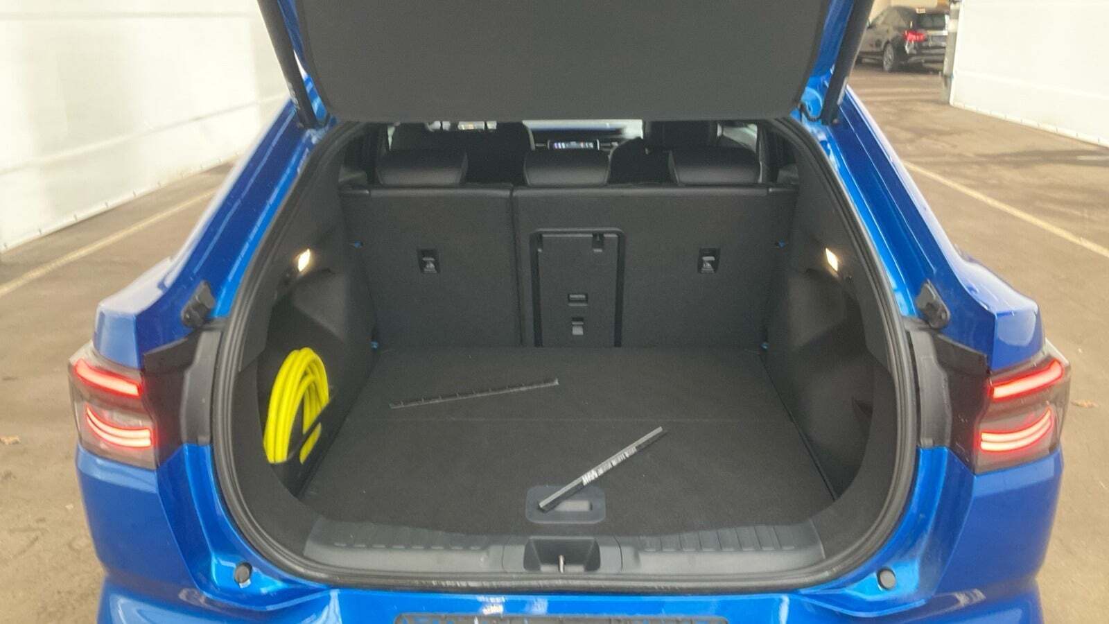 Blå Ford Capri fra 2025