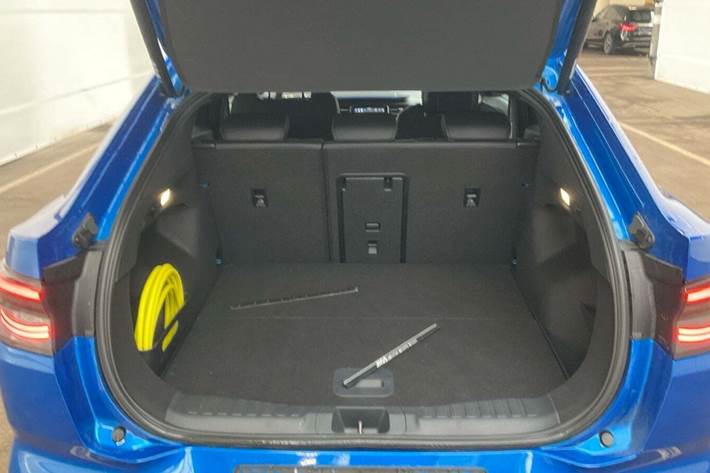 Blå Ford Capri fra 2025