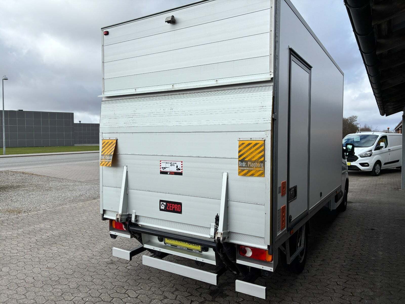 Hvid Renault Master V T35 fra 2025