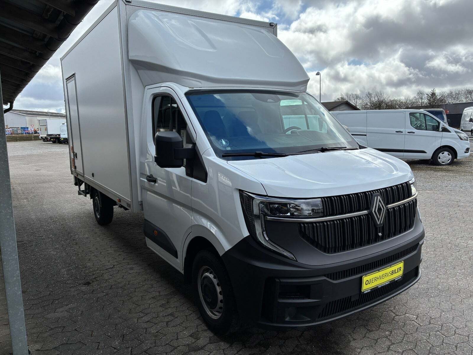 Hvid Renault Master V T35 fra 2025