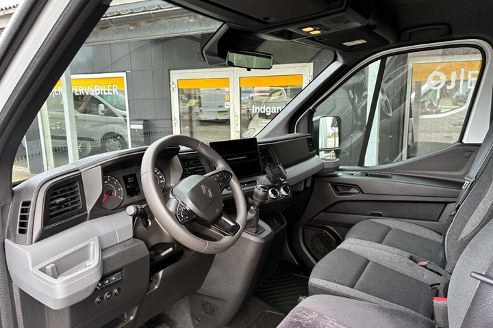 Hvid Renault Master V T35 fra 2025