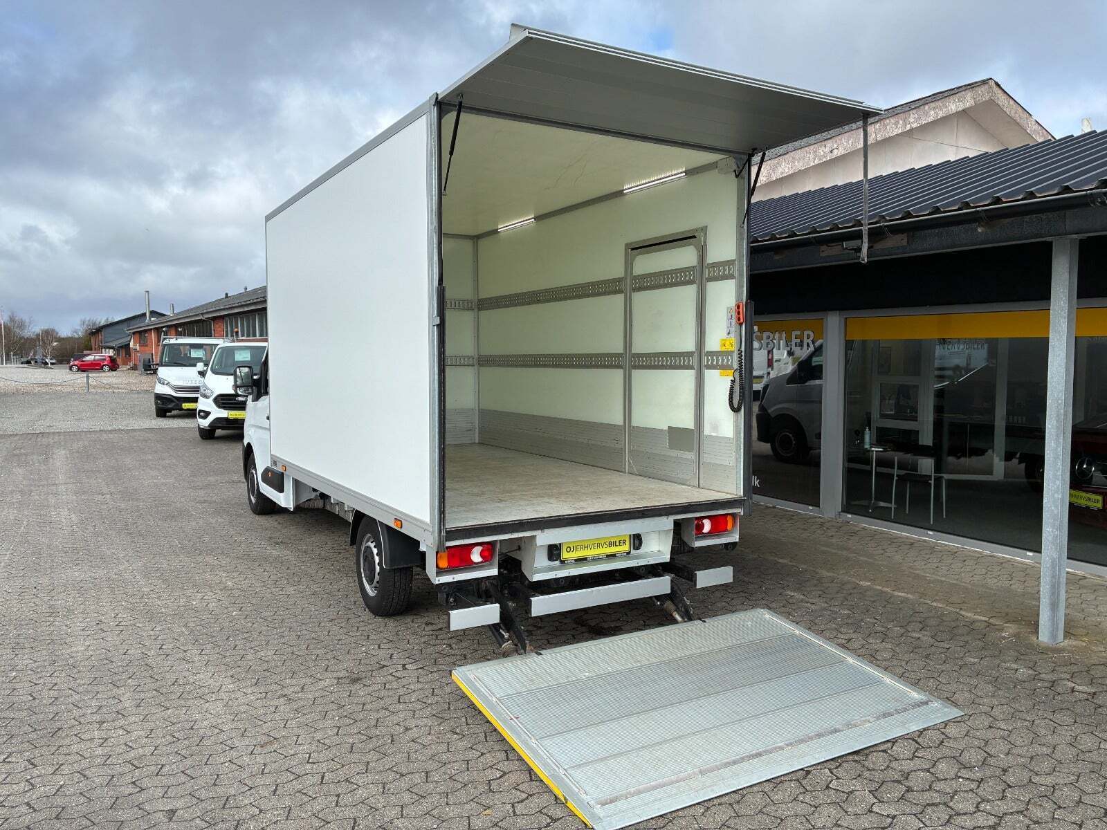 Hvid Renault Master V T35 fra 2025