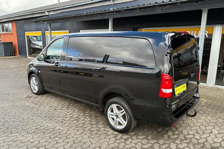 Sort Mercedes Vito 116 fra 2018
