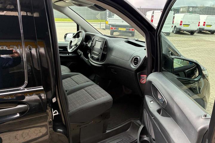 Sort Mercedes Vito 116 fra 2018