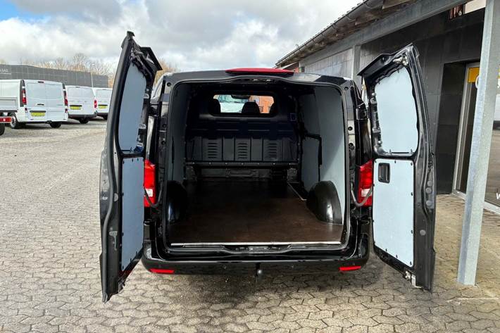 Sort Mercedes Vito 116 fra 2018