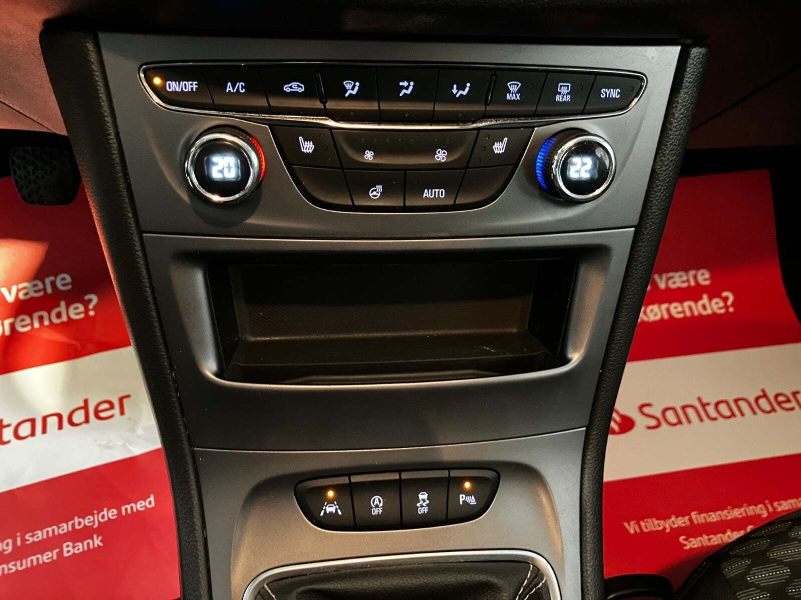 Sølv Opel Astra fra 2019