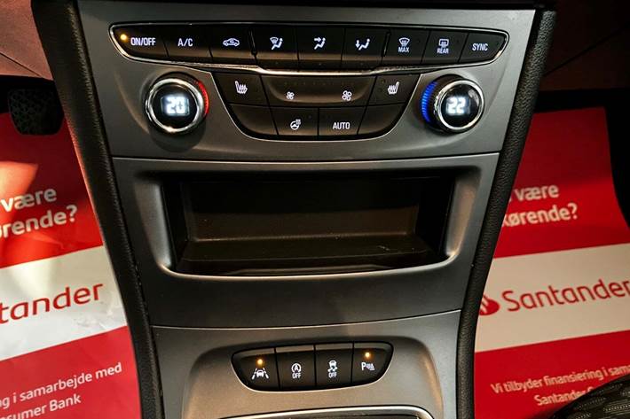 Sølv Opel Astra fra 2019