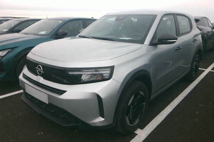 Sølv Opel Frontera fra 2025