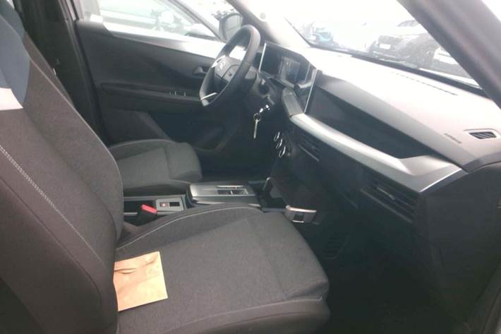 Sølv Opel Frontera fra 2025