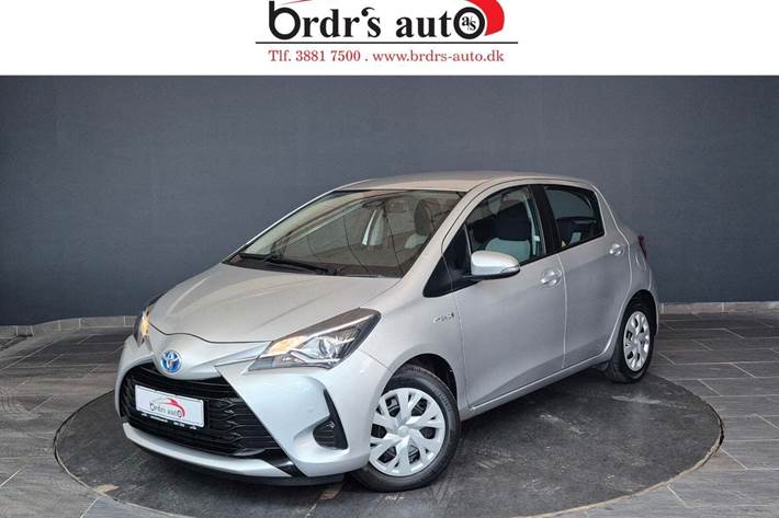 Sølv Toyota Yaris fra 2019