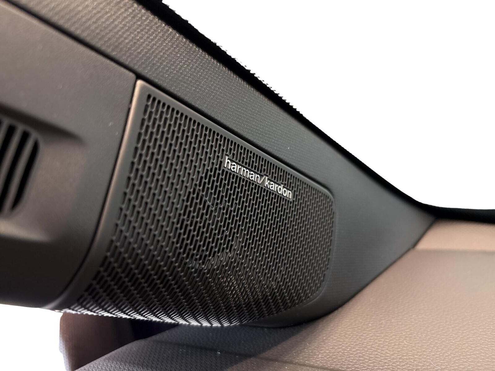 Beige Renault 5 E-Tech fra 2025