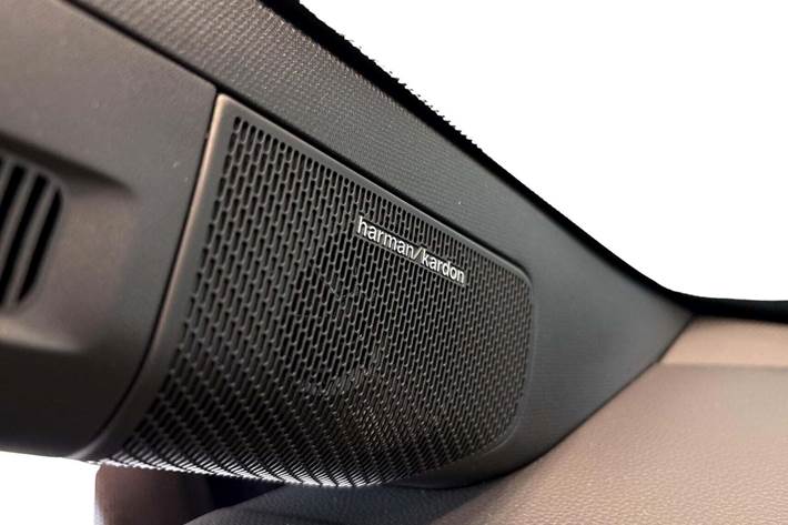 Beige Renault 5 E-Tech fra 2025