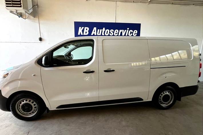 Hvid Toyota ProAce fra 2019