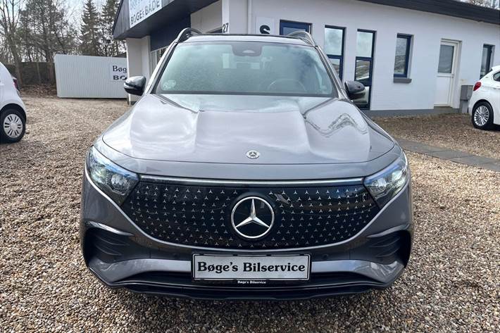 Grå Mercedes EQB 250+ fra 2024
