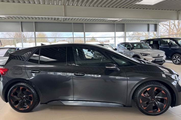 Grå Cupra Born fra 2024