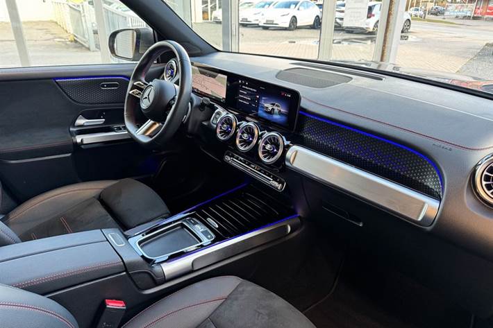 Grå Mercedes EQB 250+ fra 2024