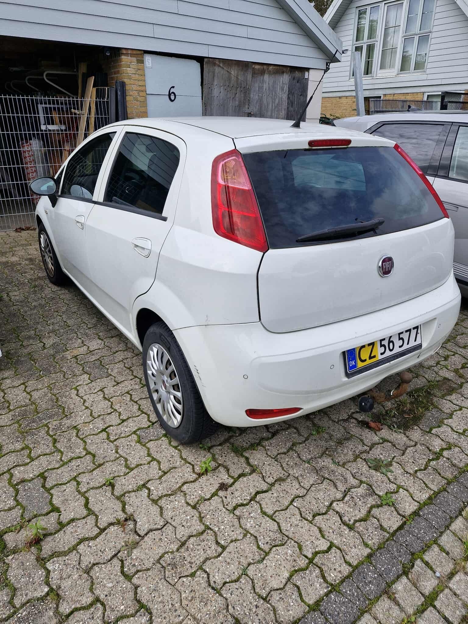 Hvid Fiat Punto fra 2017