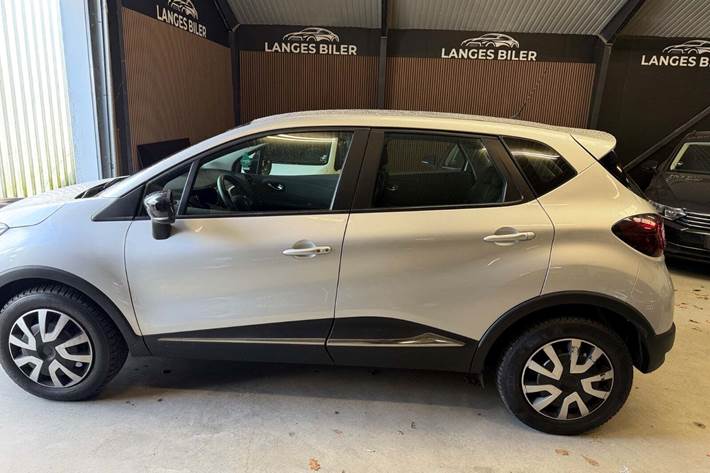 Sølv Renault Captur fra 2018