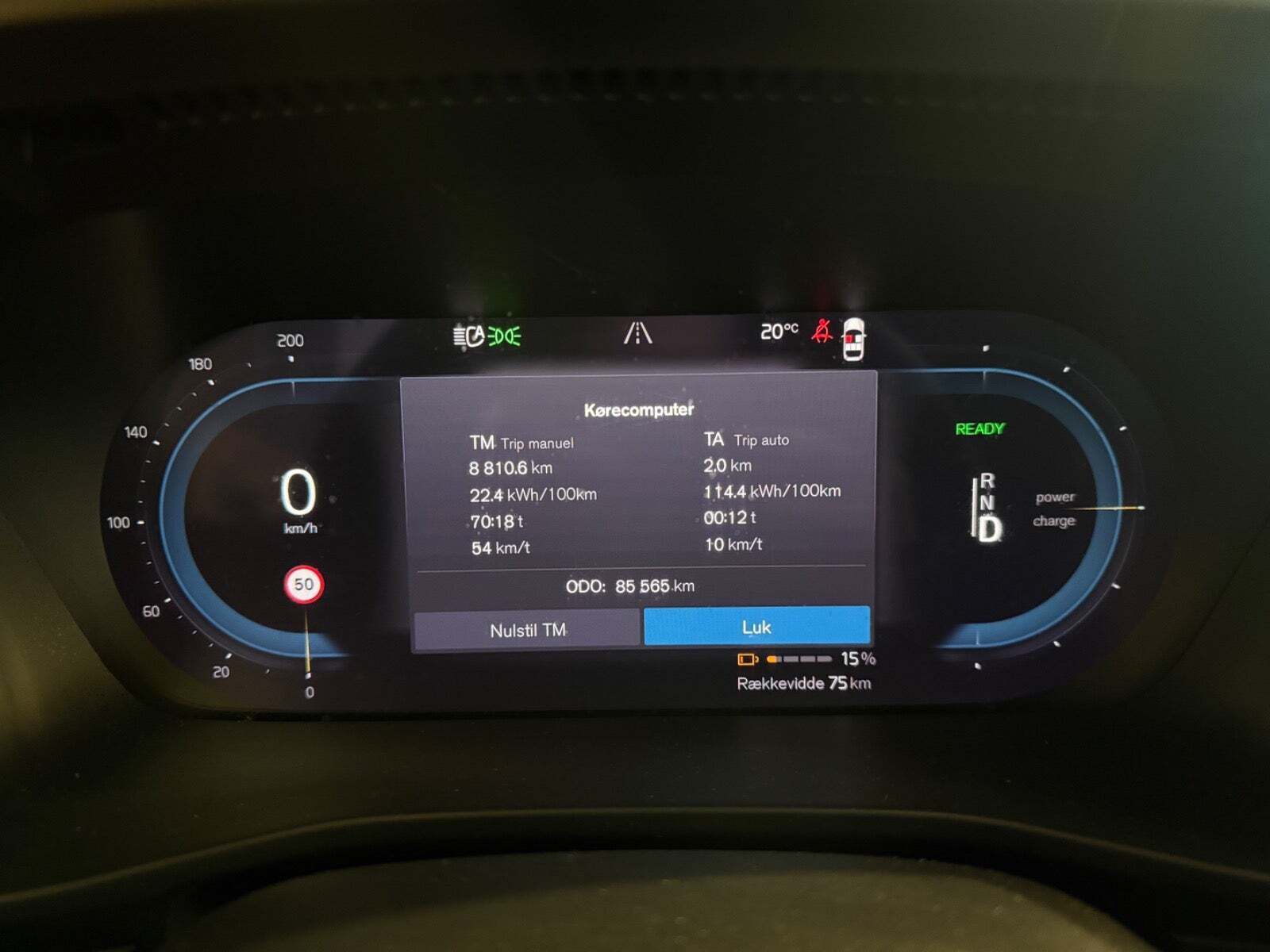 Blå Volvo XC40 fra 2023