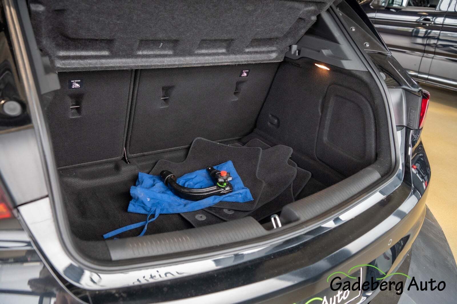 Sort Opel Astra fra 2017