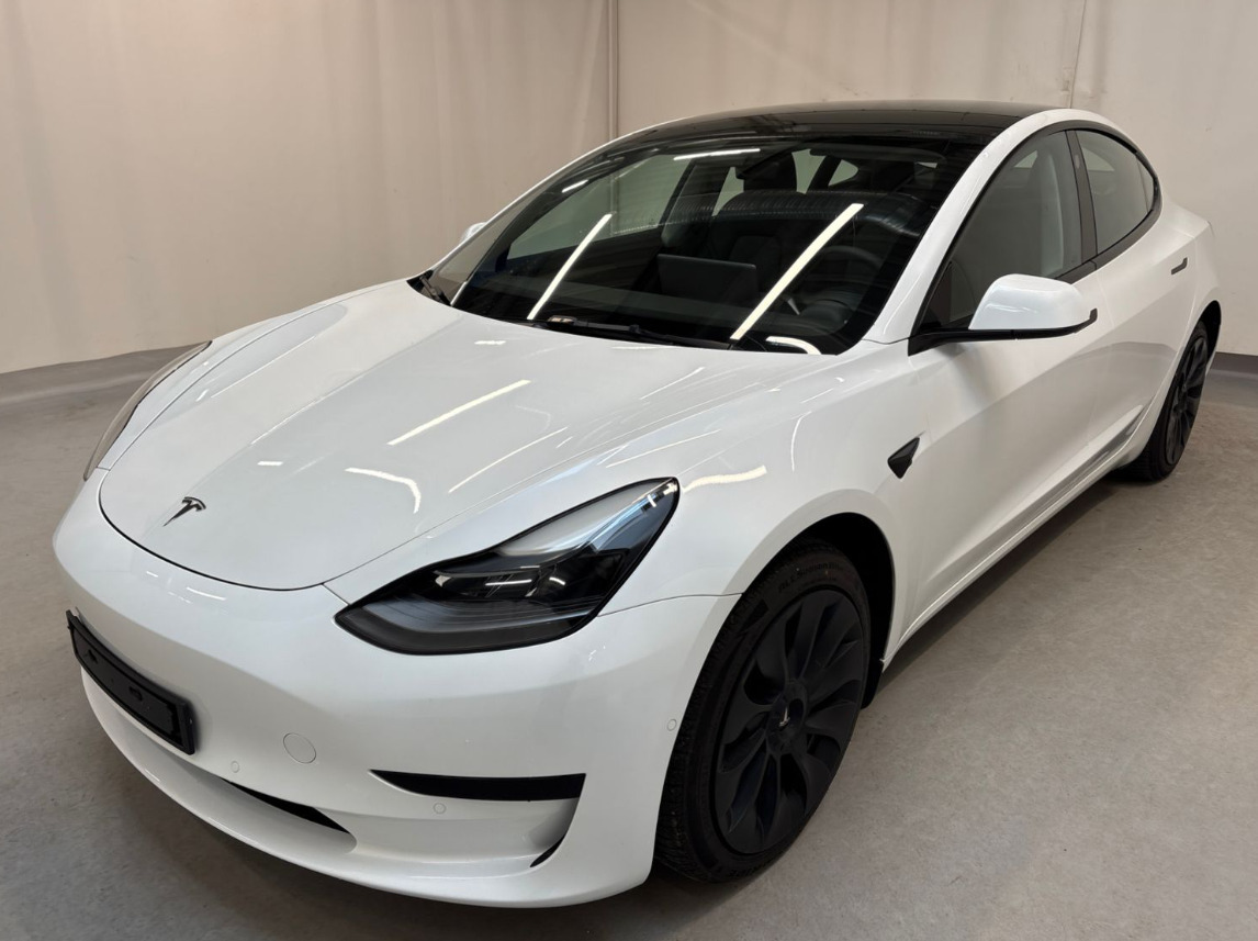 Tesla Model 3 RWD