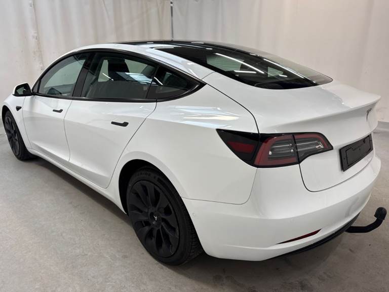 Tesla Model 3 RWD
