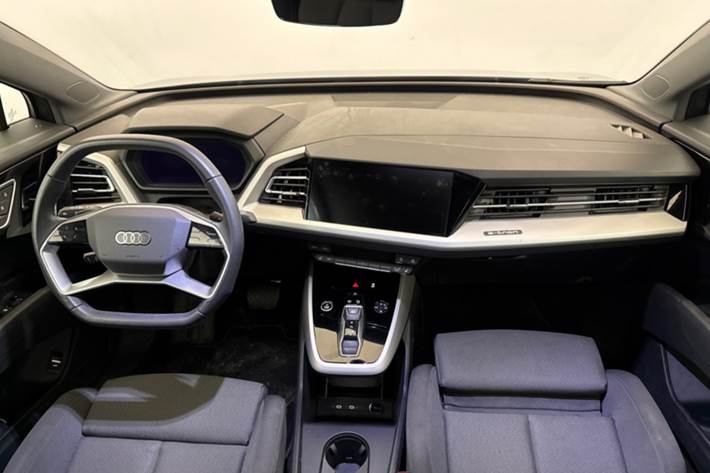 Grå Audi Q4 e-tron fra 2025