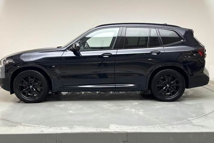 Sort BMW iX3 fra 2023
