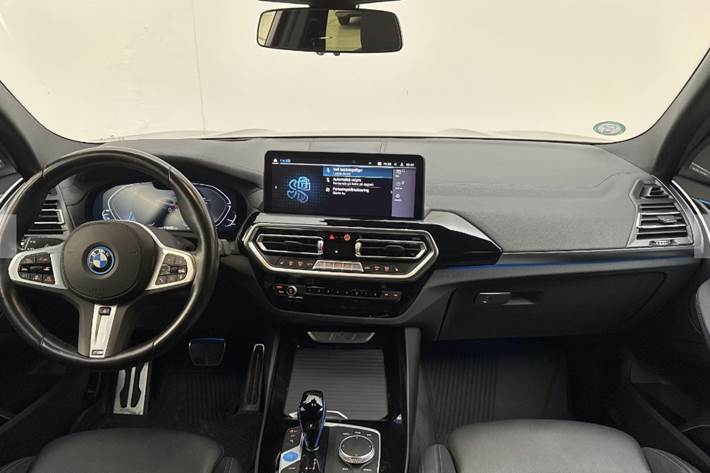 Sort BMW iX3 fra 2023