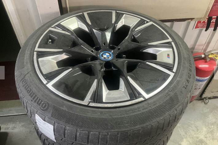 Sort BMW iX3 fra 2023