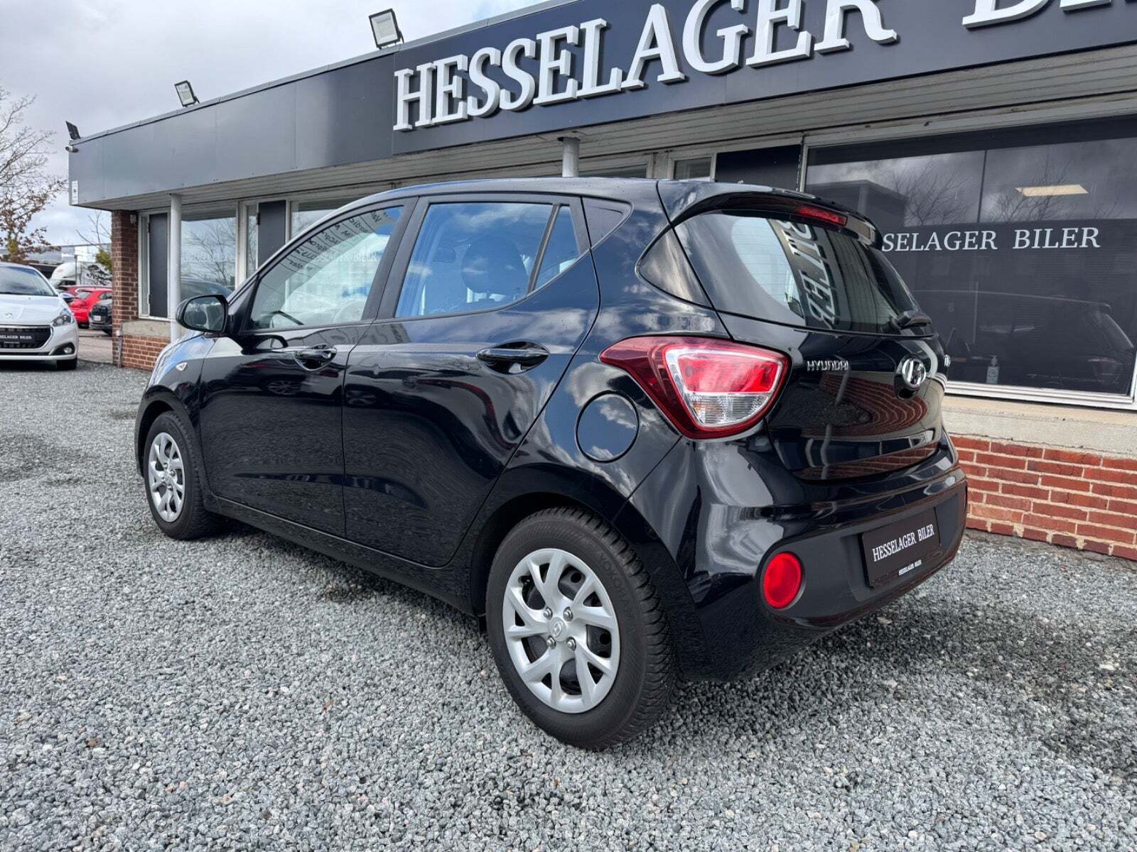 Sort Hyundai i10 fra 2019