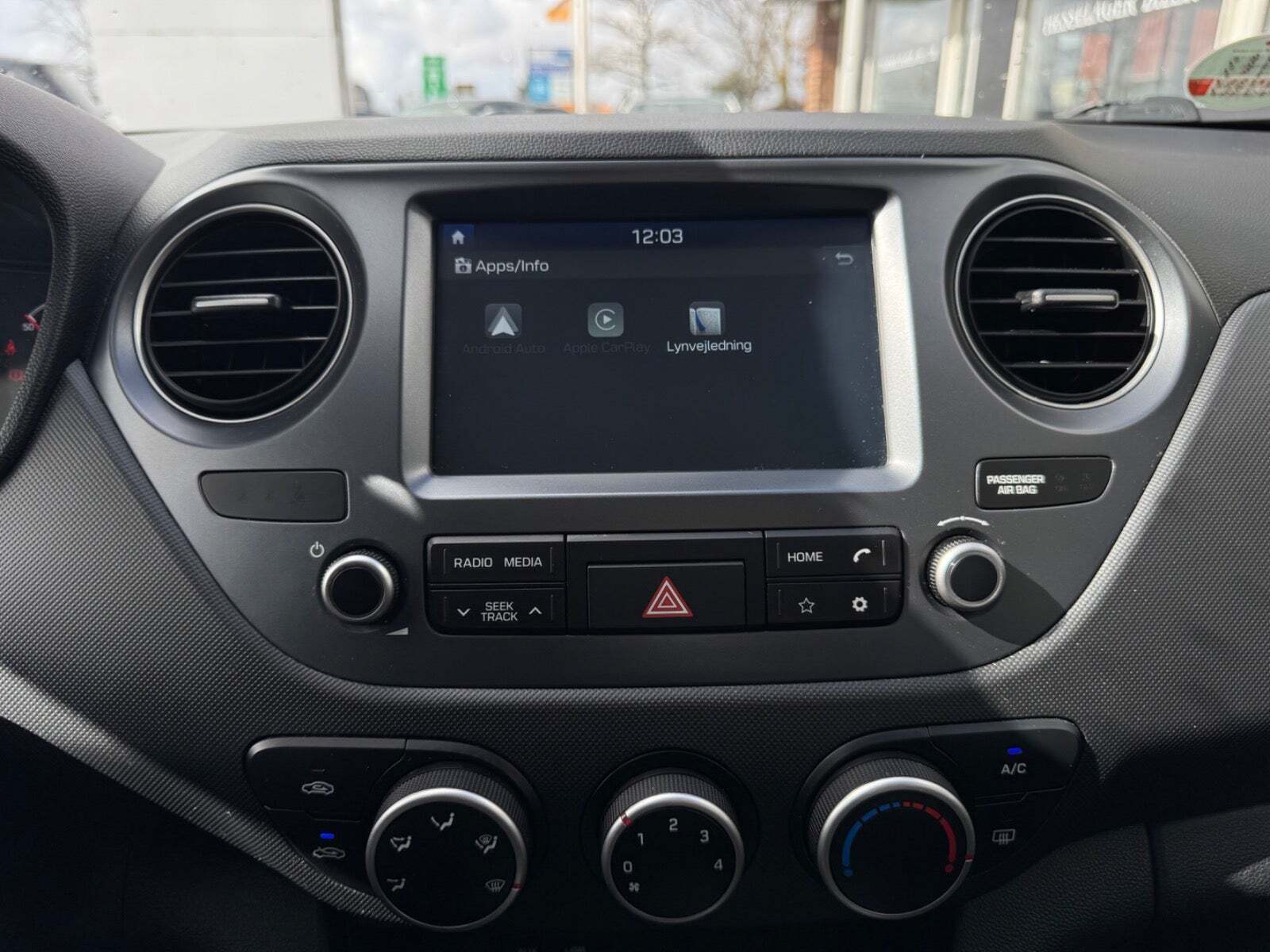Sort Hyundai i10 fra 2019