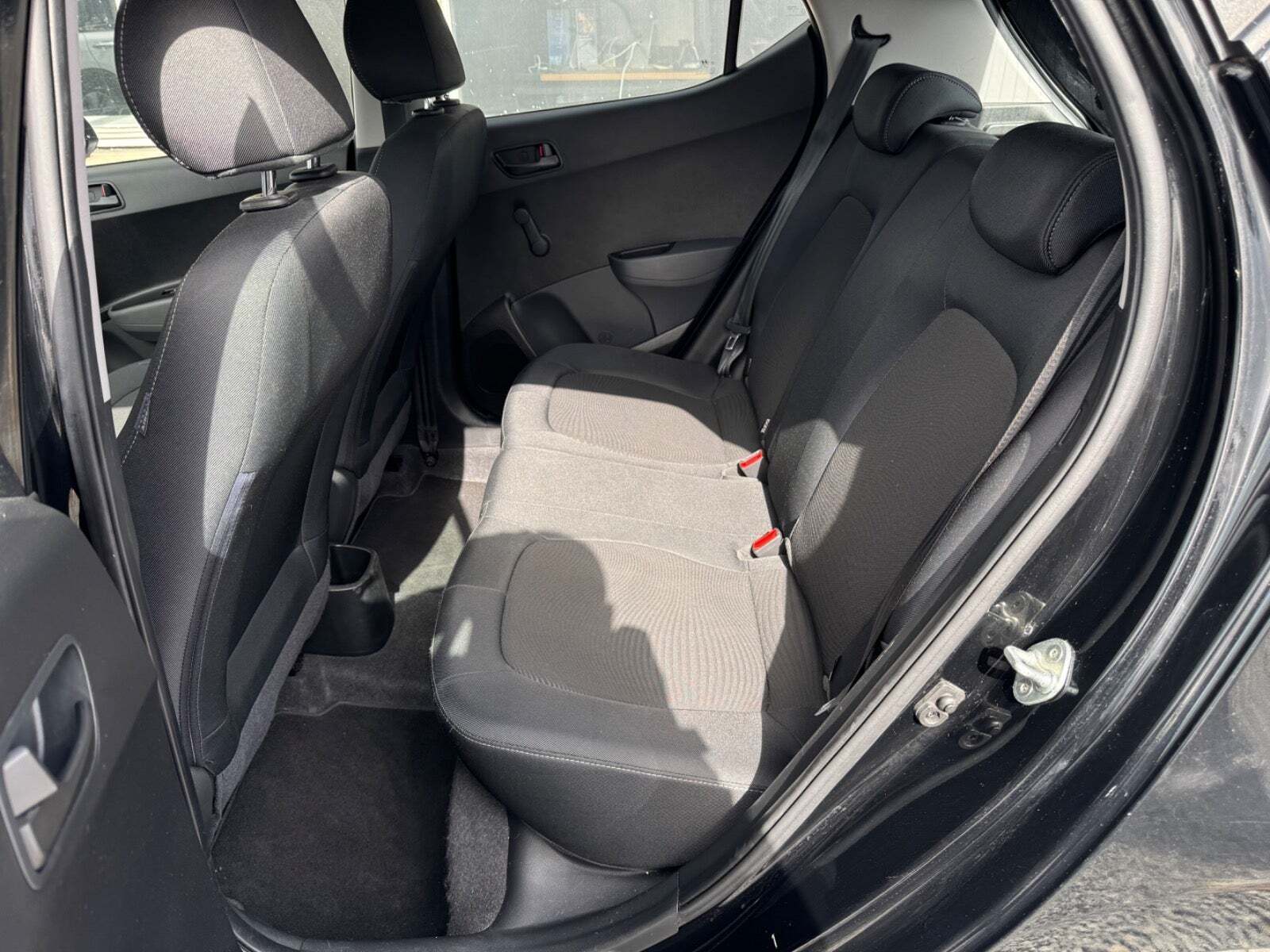 Sort Hyundai i10 fra 2019
