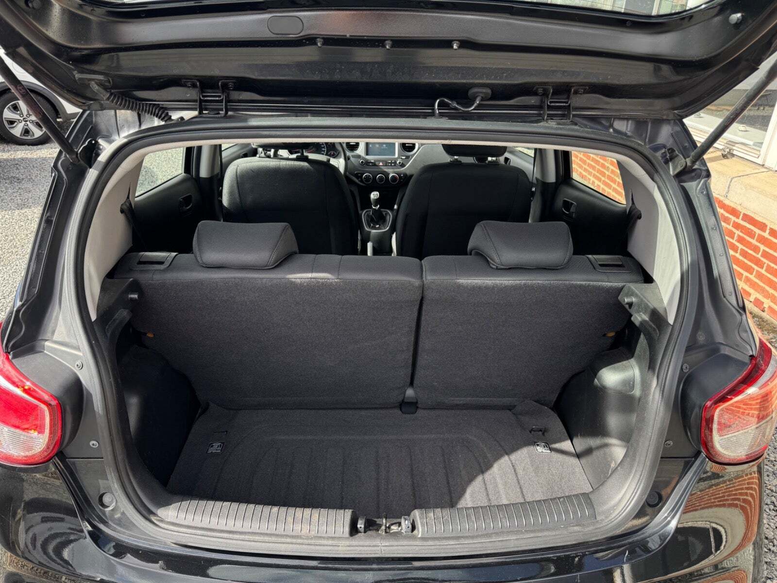 Sort Hyundai i10 fra 2019