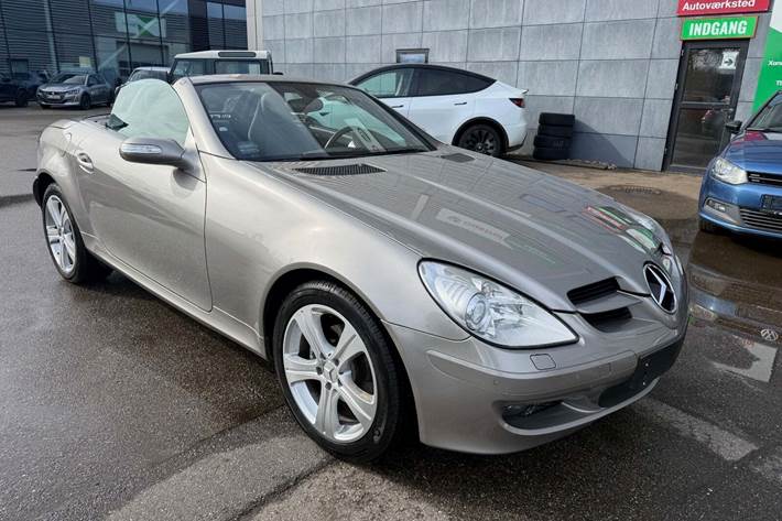 Orange Mercedes SLK200 fra 2006