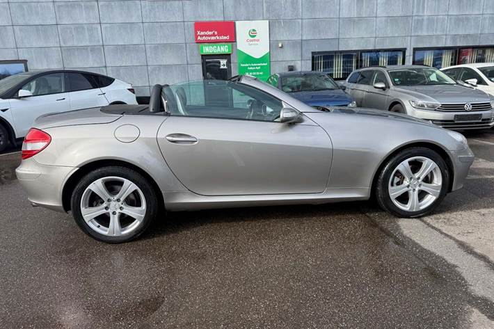 Orange Mercedes SLK200 fra 2006