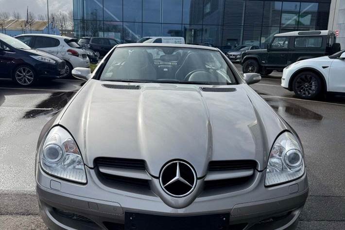 Orange Mercedes SLK200 fra 2006