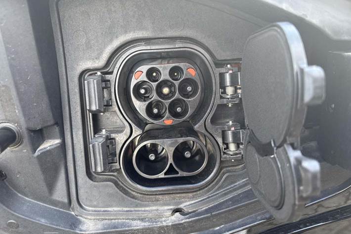 Sort Nissan Ariya fra 2022