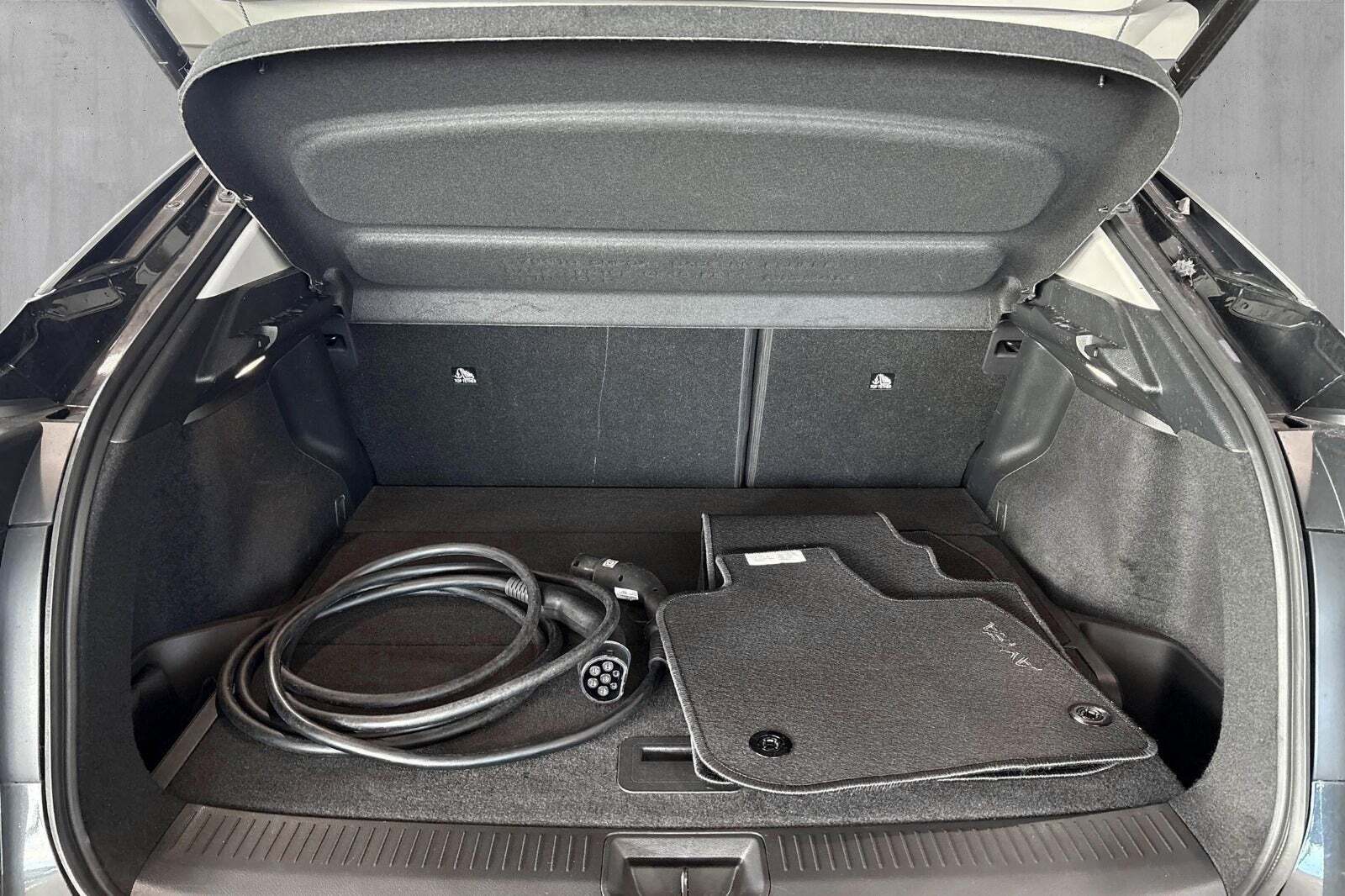 Sort Nissan Ariya fra 2022