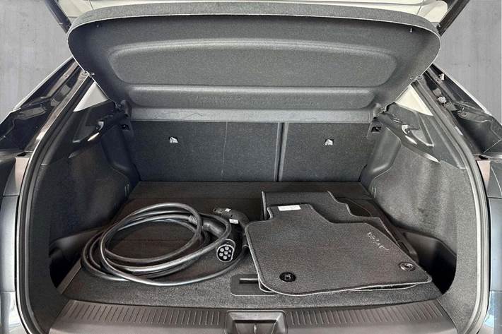 Sort Nissan Ariya fra 2022