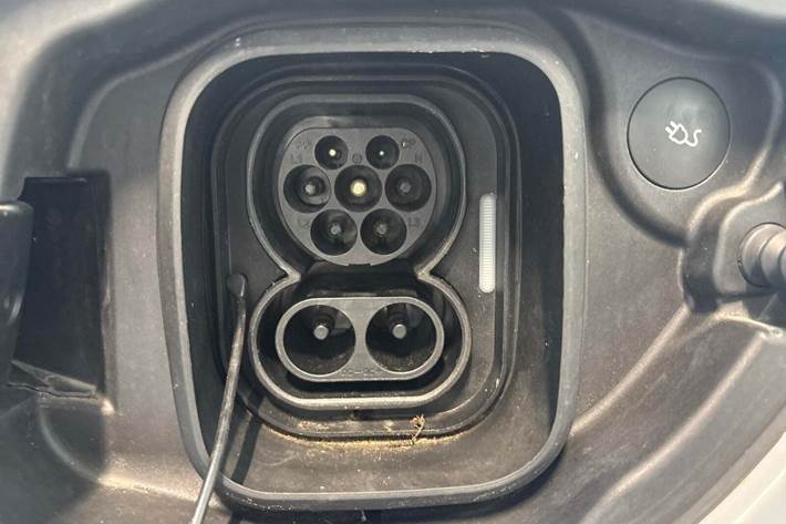 Hvid Polestar 2 fra 2023