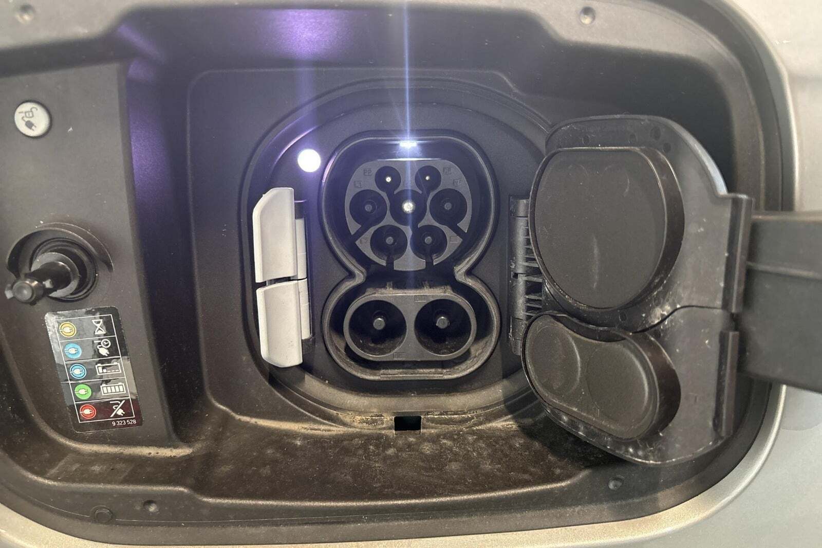 Orange BMW iX1 fra 2025