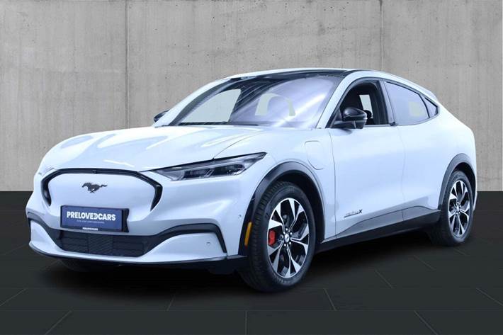 Hvid Ford Mustang Mach-E fra 2023