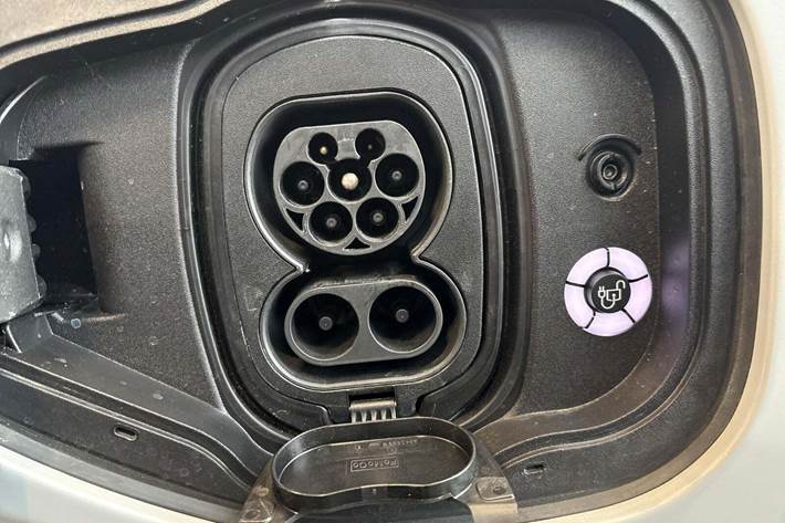 Hvid Ford Mustang Mach-E fra 2023