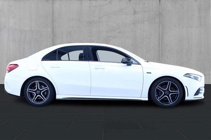 Hvid Mercedes A250 e fra 2020