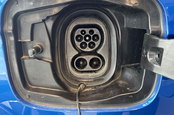 Blå Skoda Enyaq fra 2022