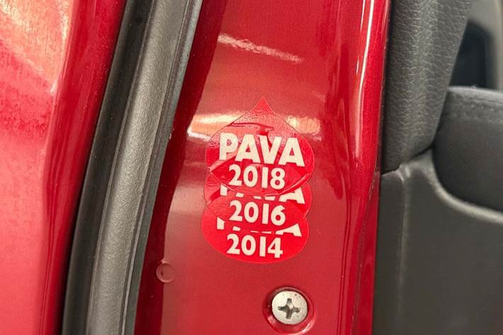 Rød Nissan Qashqai fra 2014