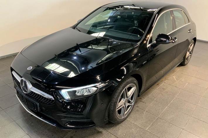 Sort Mercedes A250 e fra 2022 set udefra