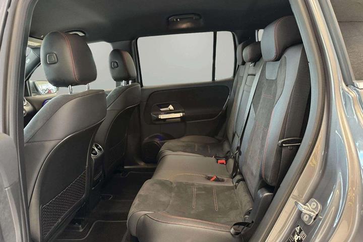 Grå Mercedes EQB250 fra 2023